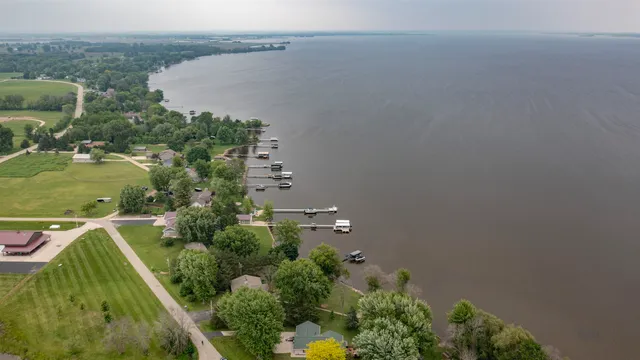 $1,165,000 | 9205 Willow Lane, Fremont, WI 54940