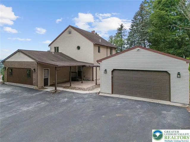 $519,900 | 6265 Venture Court, Slatington, PA 18080