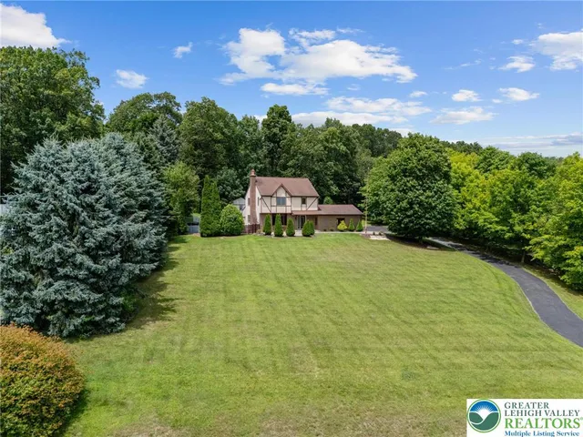 $519,900 | 6265 Venture Court, Slatington, PA 18080