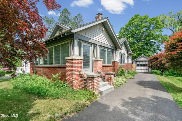 $325,000 | 519 Kenwood Avenue, Bethlehem, NY 12054