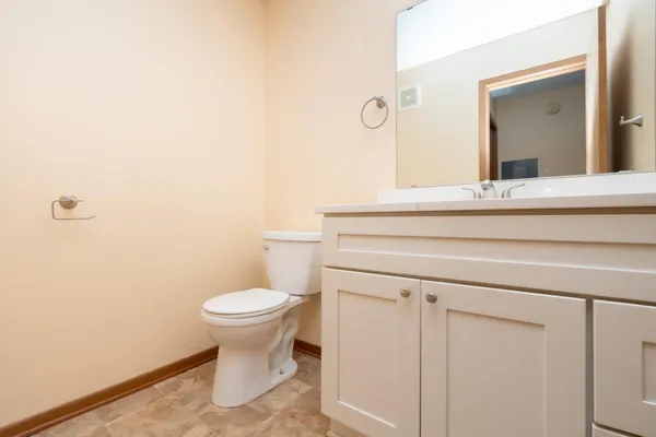 $179,900 | 1279 Taylor Street, Unit 5, Shakopee, MN 55379