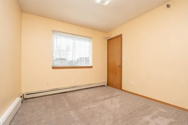 $179,900 | 1279 Taylor Street, Unit 5, Shakopee, MN 55379