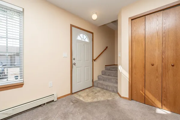 $179,900 | 1279 Taylor Street, Unit 5, Shakopee, MN 55379