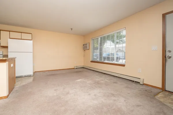 $179,900 | 1279 Taylor Street, Unit 5, Shakopee, MN 55379