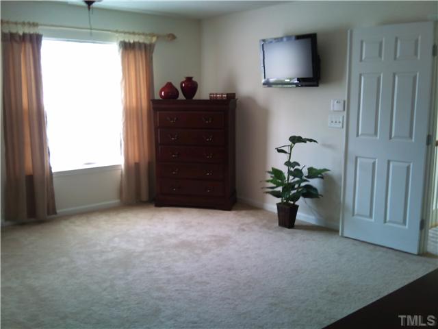 108 Riley Oaks Lane Apex, NC 27539 - Photo 16 of 22 Sitting Area...
