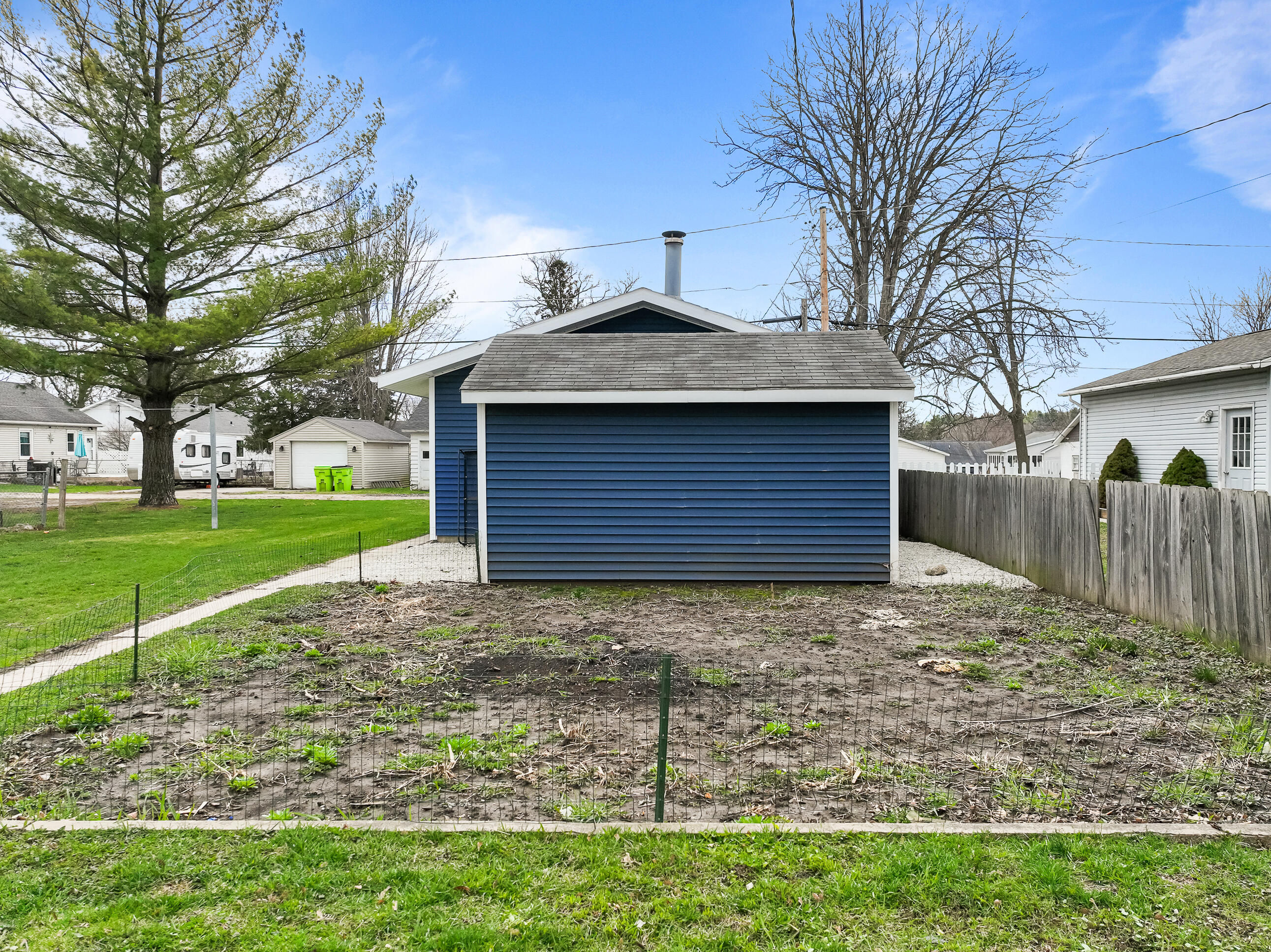 410 East Geneva Street Delavan, WI 53115 - Photo 6 of 79 410 E Geneva St - Spring-9