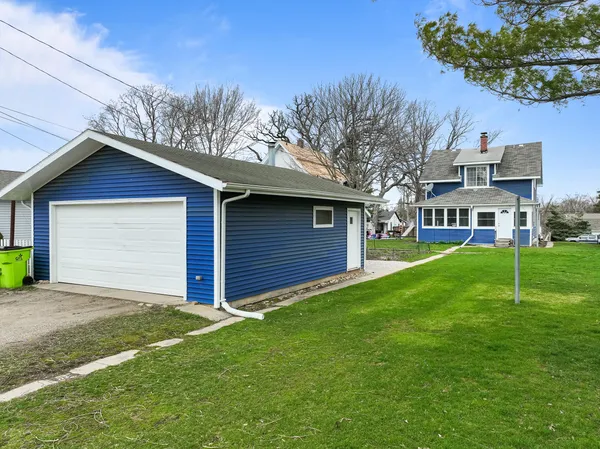 $300,000 | 410 East Geneva Street, Delavan, WI 53115