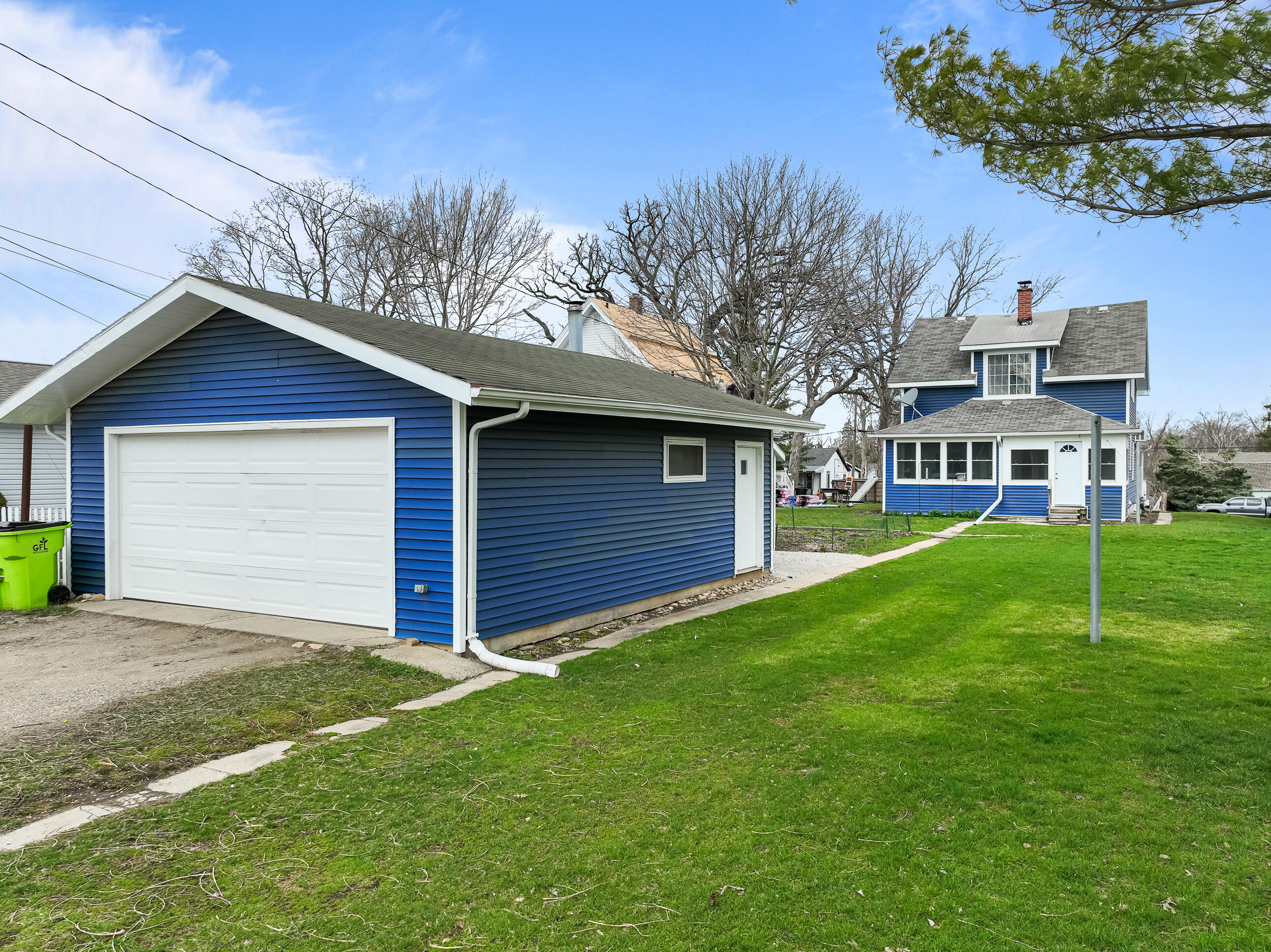 410 East Geneva Street Delavan, WI 53115 - Photo 10 of 79 410 E Geneva St - Spring-11