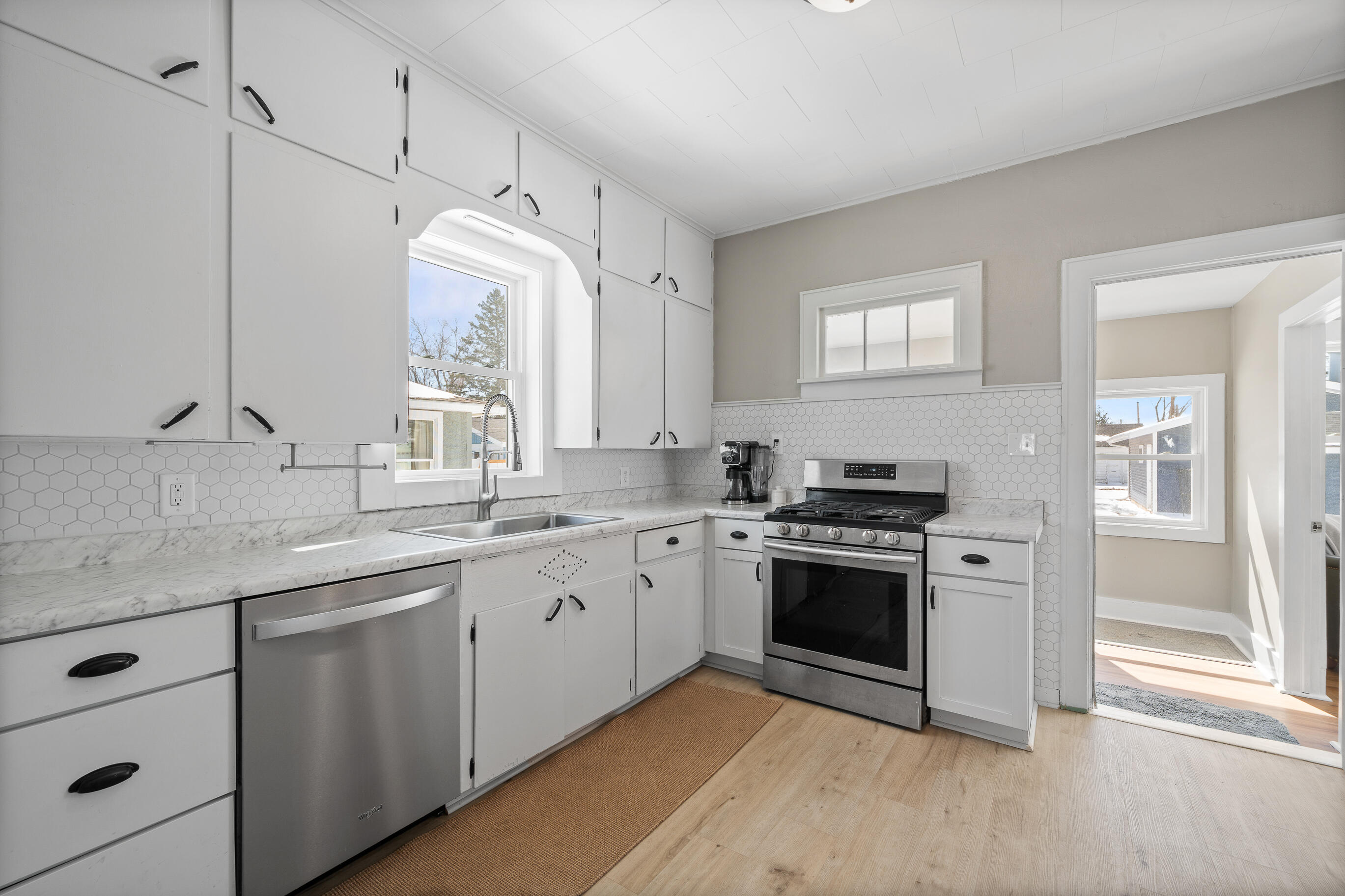 410 East Geneva Street Delavan, WI 53115 - Photo 23 of 79 410 E Geneva St-21