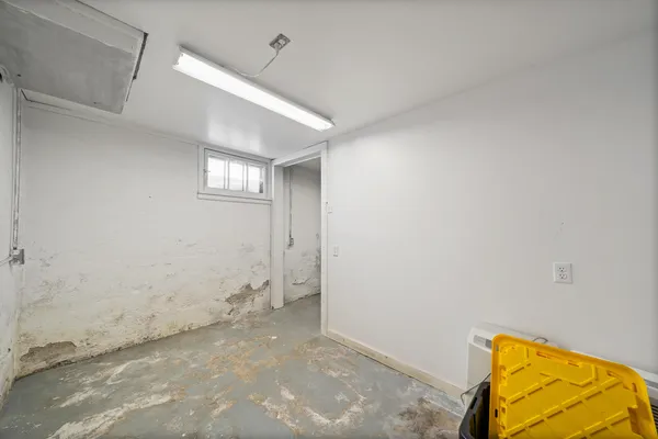 $325,900 | 410 East Geneva Street, Delavan, WI 53115