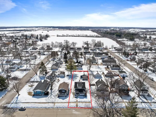 $300,000 | 410 East Geneva Street, Delavan, WI 53115