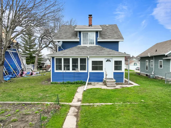 $300,000 | 410 East Geneva Street, Delavan, WI 53115