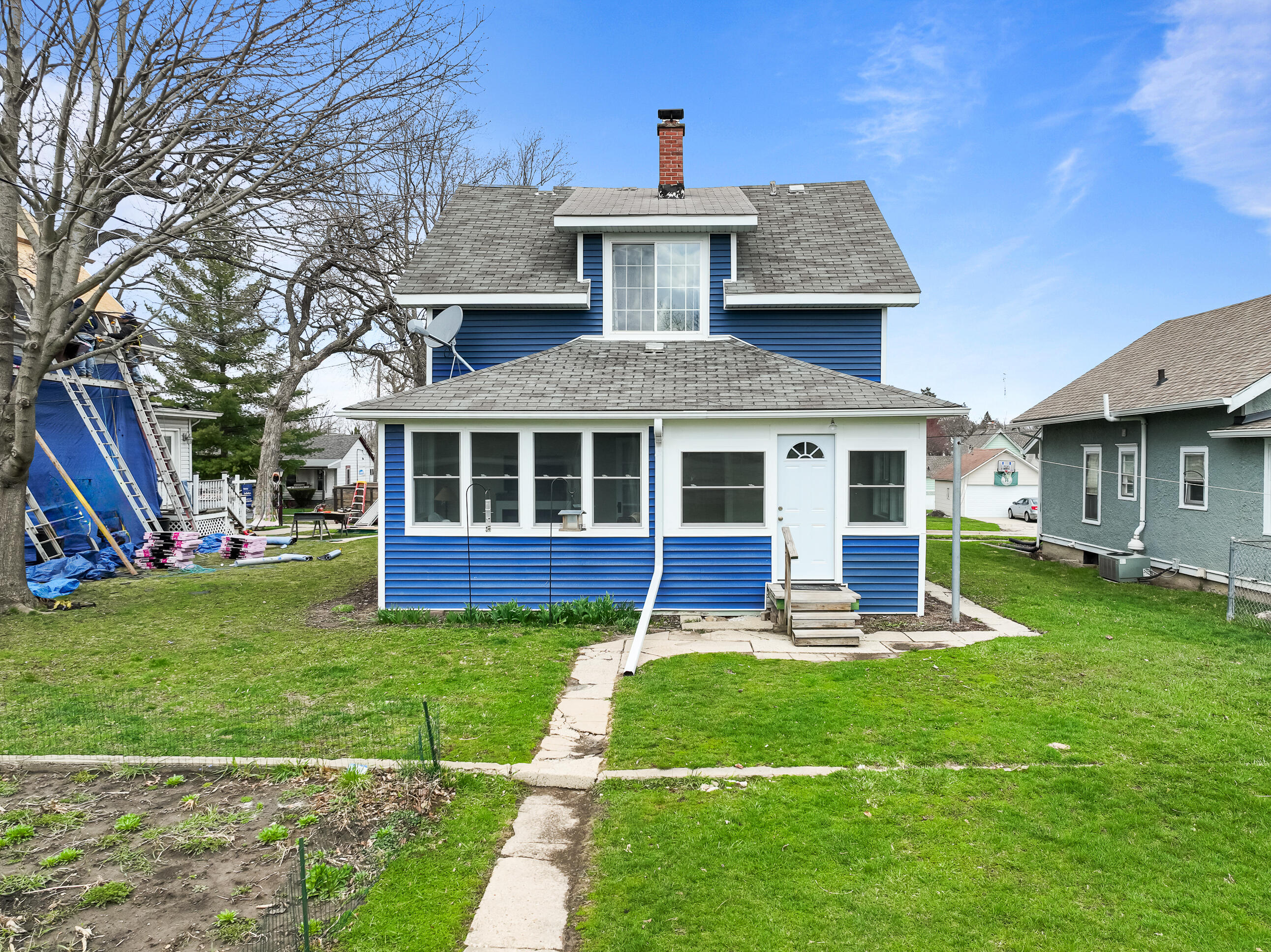 410 East Geneva Street Delavan, WI 53115 - Photo 4 of 79 410 E Geneva St - Spring-7