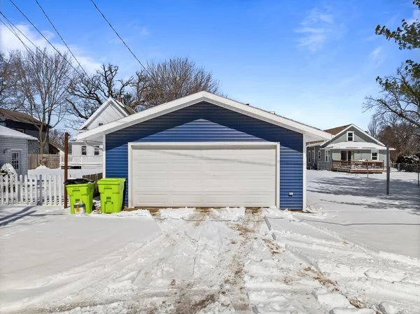 $300,000 | 410 East Geneva Street, Delavan, WI 53115