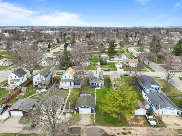 $300,000 | 410 East Geneva Street, Delavan, WI 53115