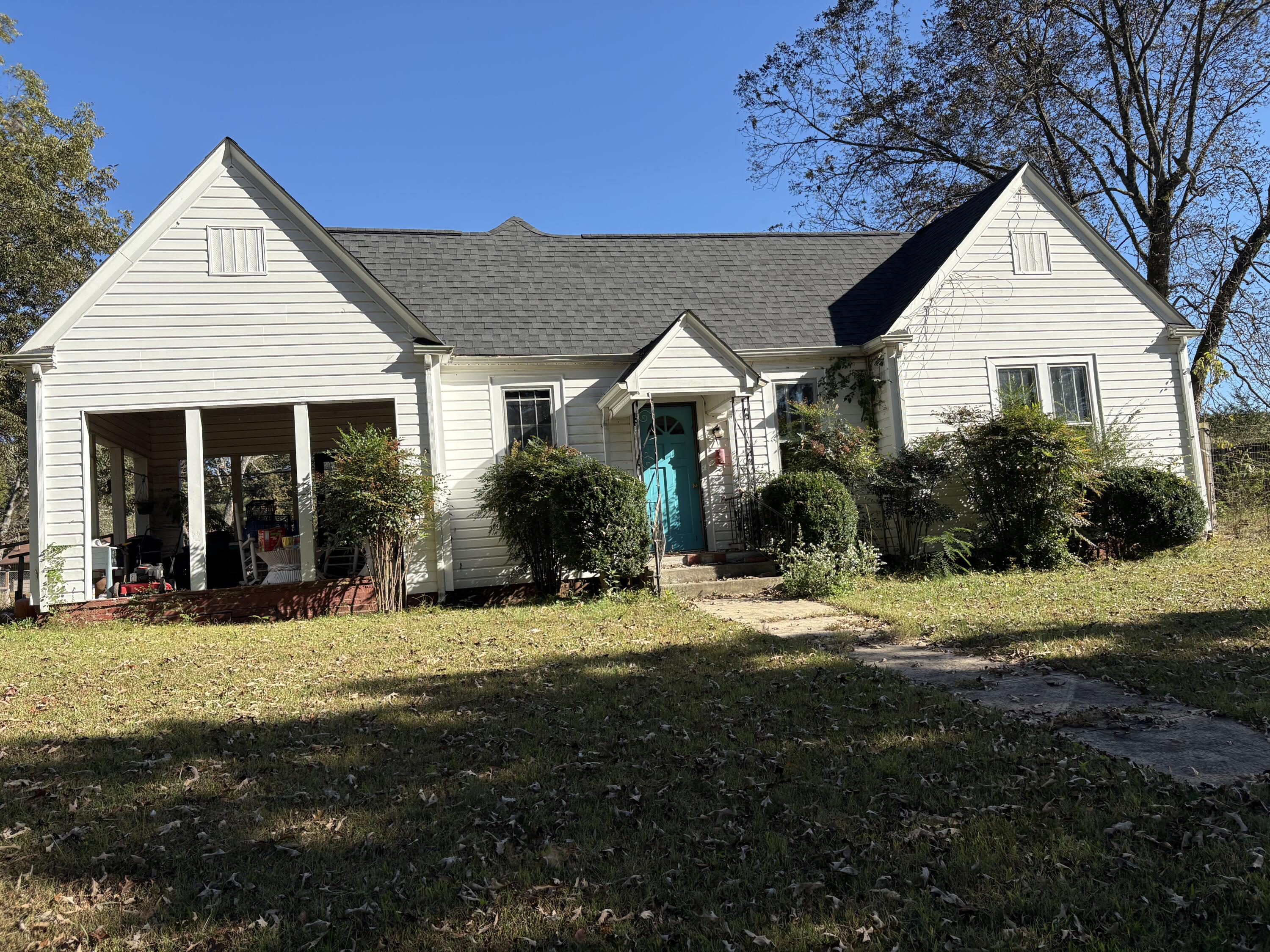 449 South Elm Street Whitwell, TN 37397 - Photo 2 of 22 IMG_0269 2