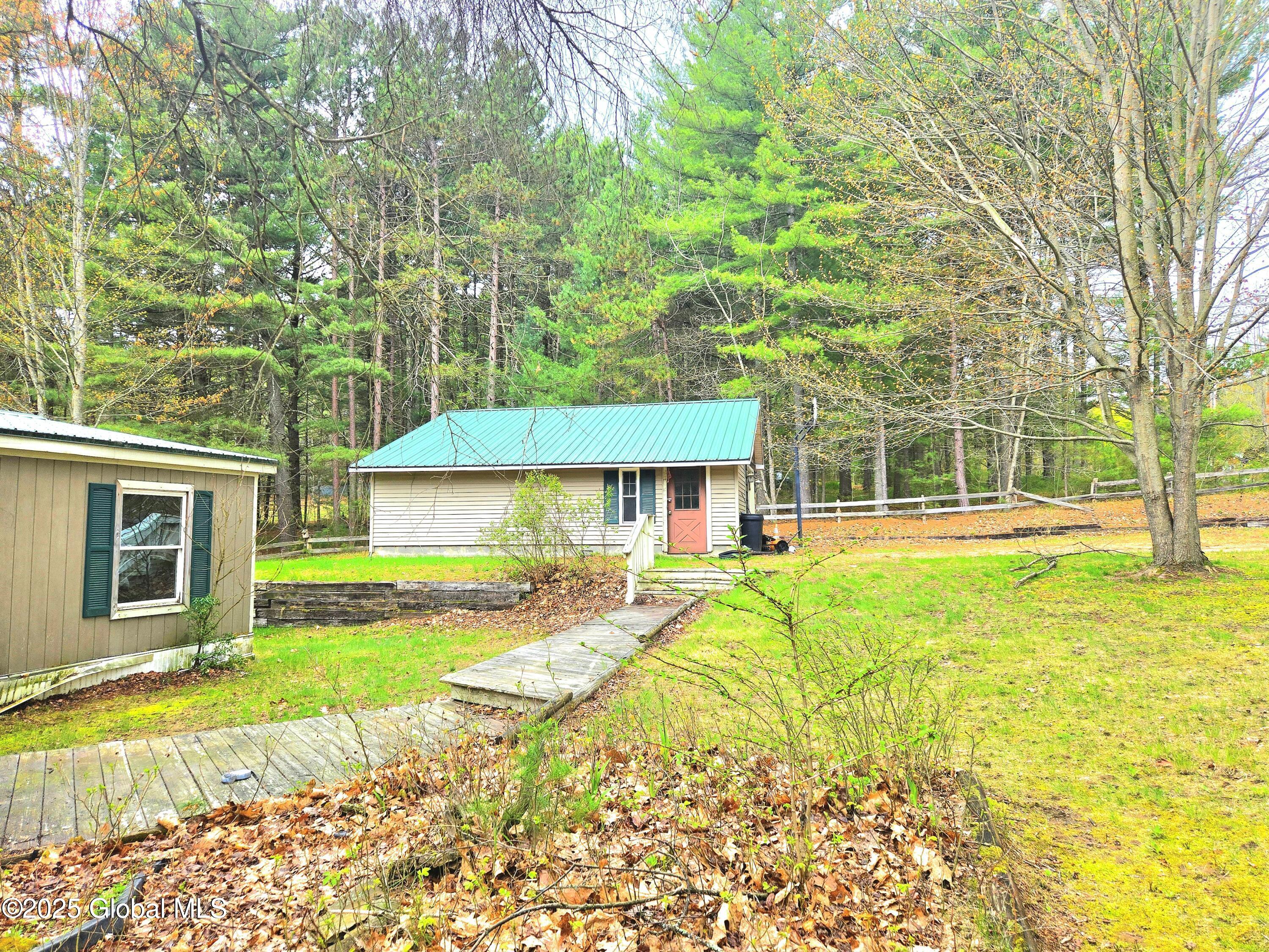 247 Turner Road Morrisonville, NY 12962 - Photo 11 of 41 20250509082640003357000000-o