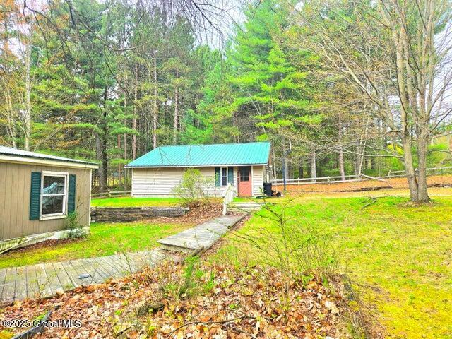 247 Turner Road Morrisonville, NY 12962 - Photo 13 of 41 20250509082640003357000000-o (1)