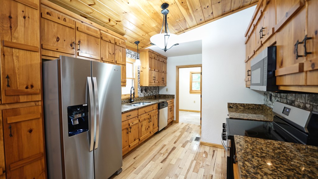 981 Kelly Ridge Drive Blue Ridge, GA 30513 - Photo 12 of 42 Gallery Image 12