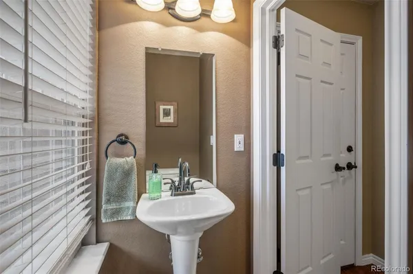 $849,900 | 56600 East 41st Avenue, Strasburg, CO 80136