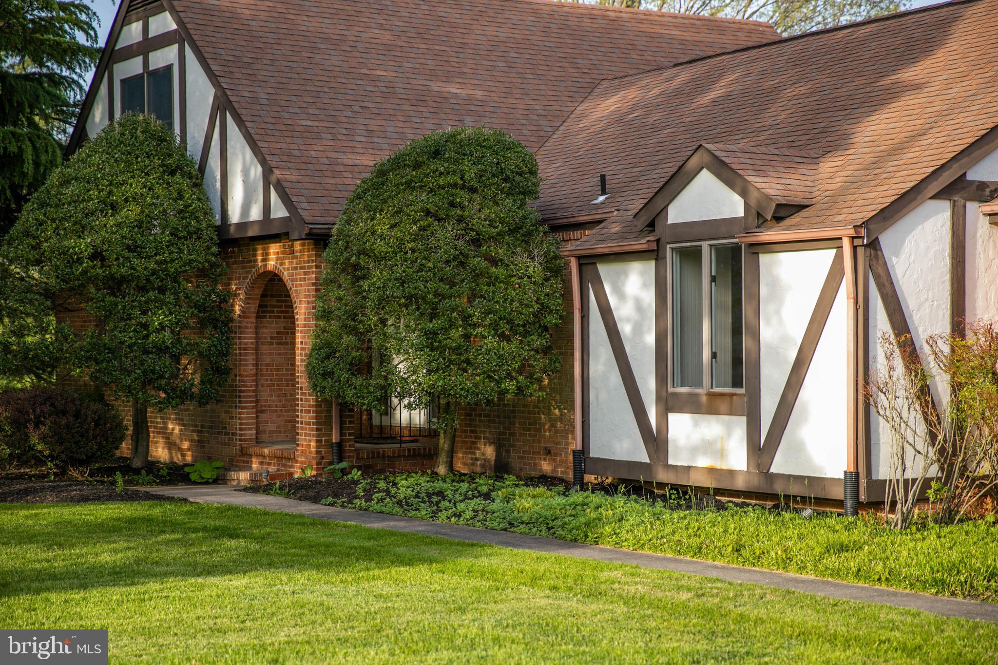 12214 Etchison Road Ellicott City, MD 21042 - Photo 4 of 21 Gallery Image 4