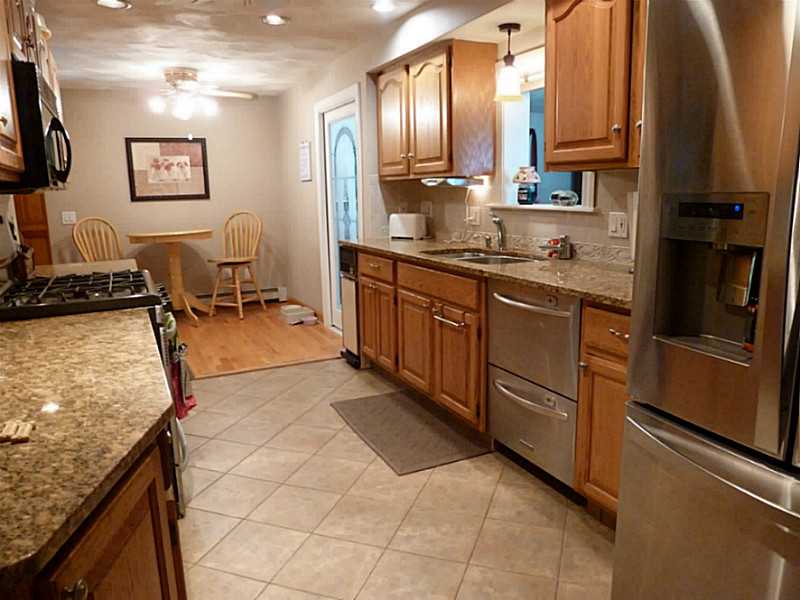 145 Parkhurst Road Warwick, RI 02889 - Photo 3 of 25 Kitchen.
