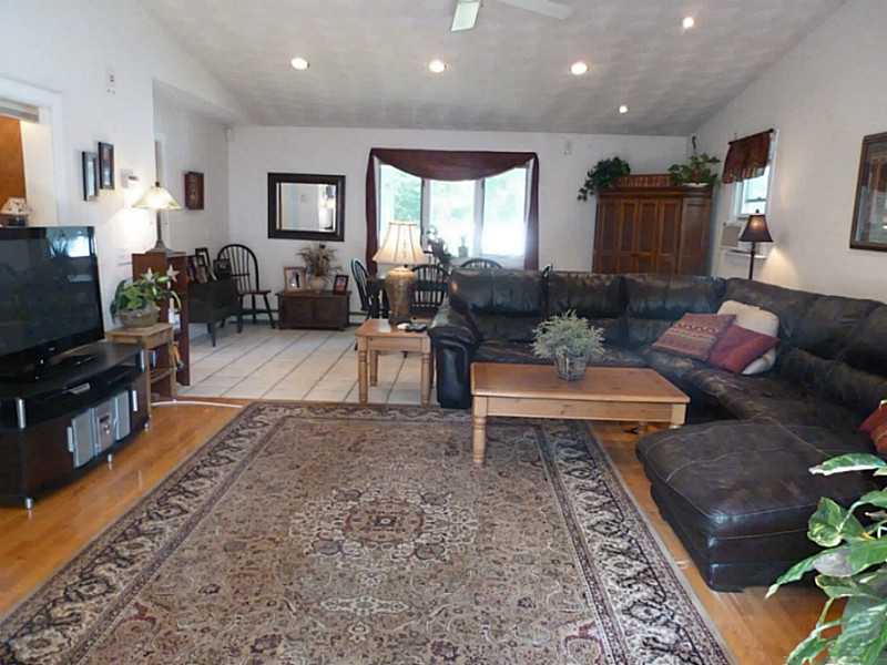 145 Parkhurst Road Warwick, RI 02889 - Photo 9 of 25 Living Room.
