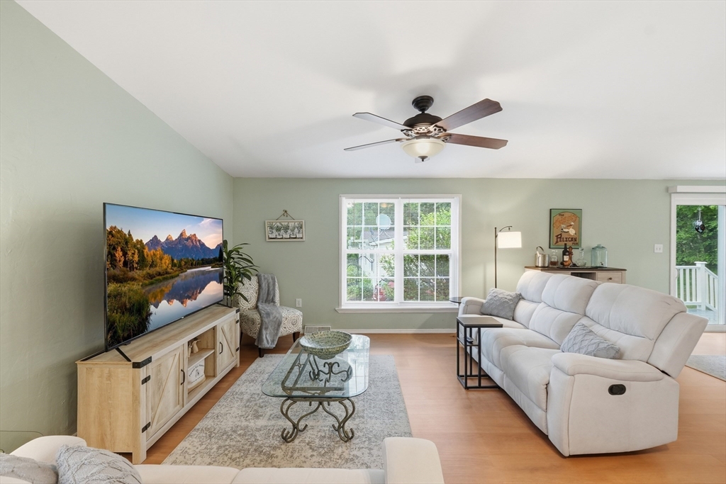 41 Deer Run Brookfield, MA 01506 - Photo 5 of 21