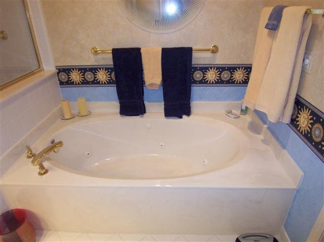 1669 Maple Creek Court Rochester, MI 48306 - Photo 17 of 28 31092027-16.JPG