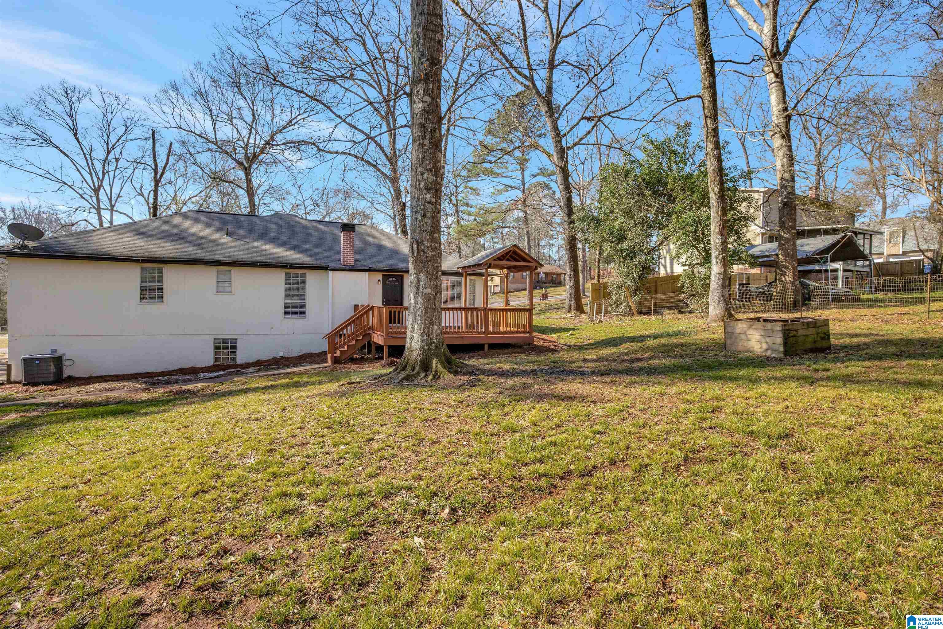 112 Hickory Street Alabaster, AL 35114 - Photo 10 of 34