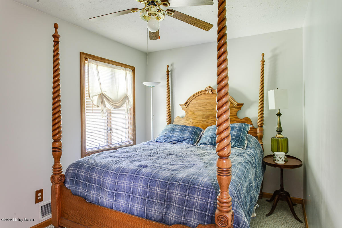 4407 Routt Road Louisville, KY 40299 - Photo 18 of 52 4407 Routt Rd-25