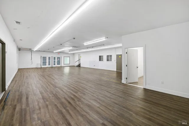 $999,999 | 840 North Cloverdale Boulevard, Unit A, Cloverdale, CA 95425