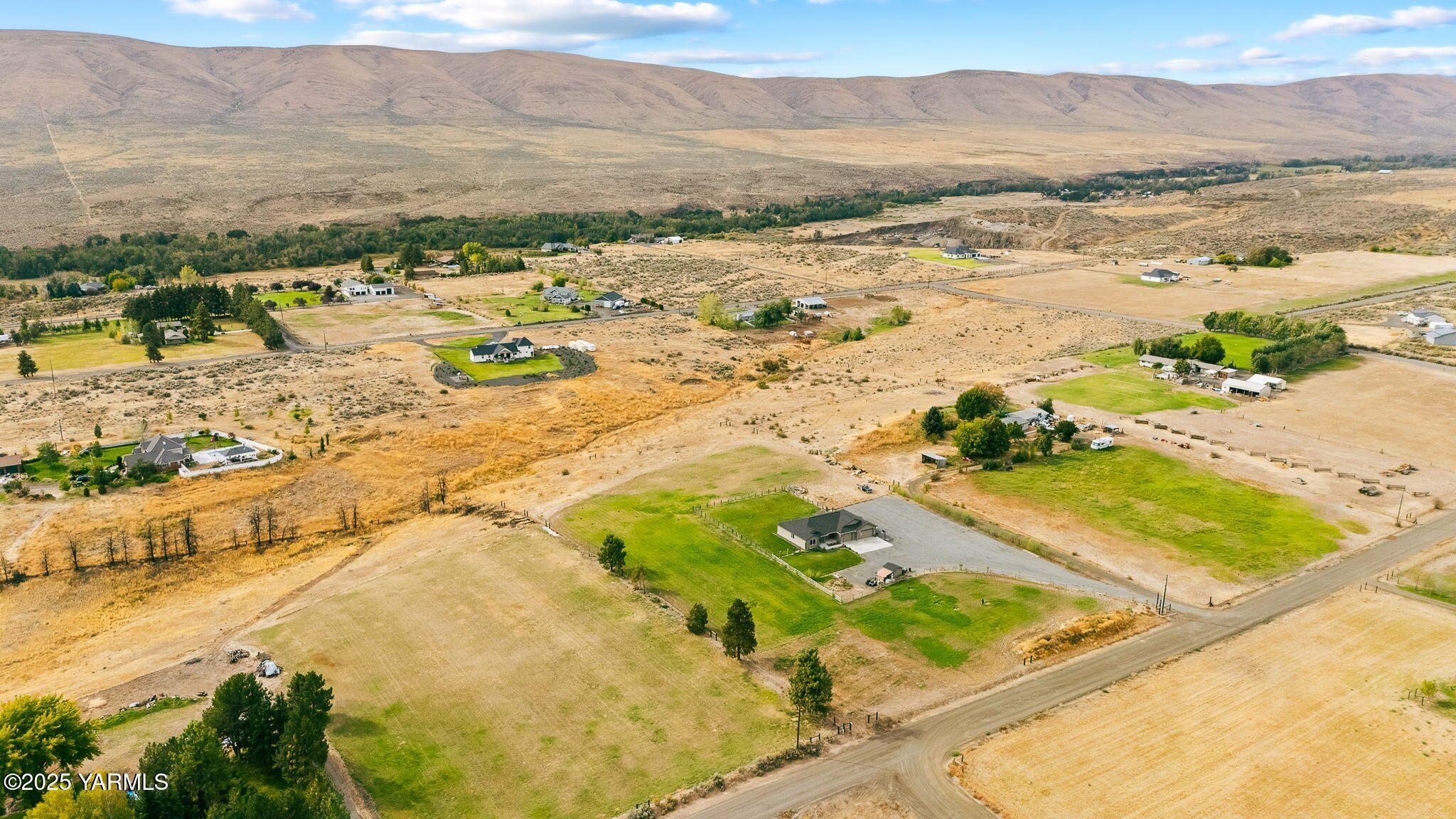 192 Sage Cove Road Yakima, WA 98903 - Photo 30 of 33 a view of an ocean and beach