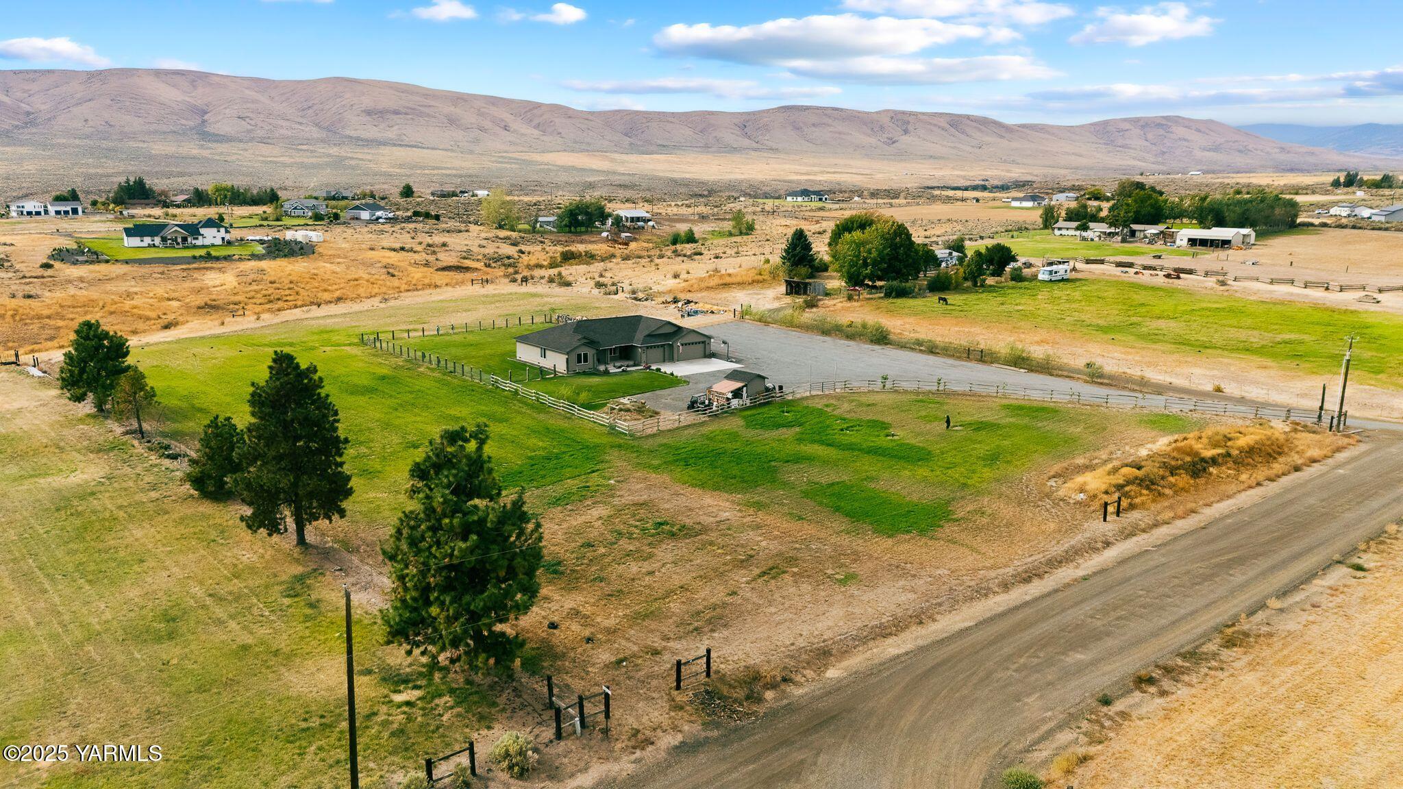 192 Sage Cove Road Yakima, WA 98903 - Photo 31 of 33 a view of a city with an ocean beach