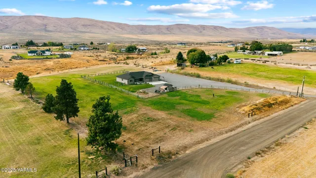 $700,000 | 192 Sage Cove Road, Yakima, WA 98903