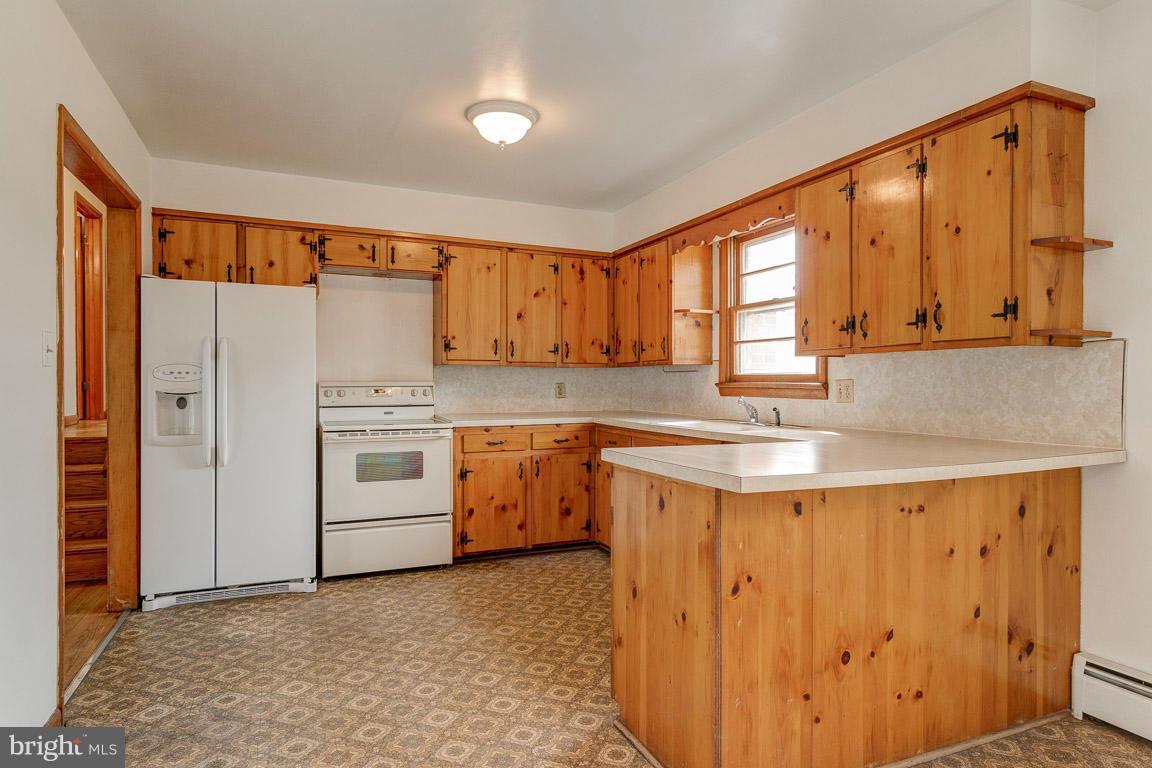 14532 Roddy Road Thurmont, MD 21788 - Photo 3 of 10 KItchen
