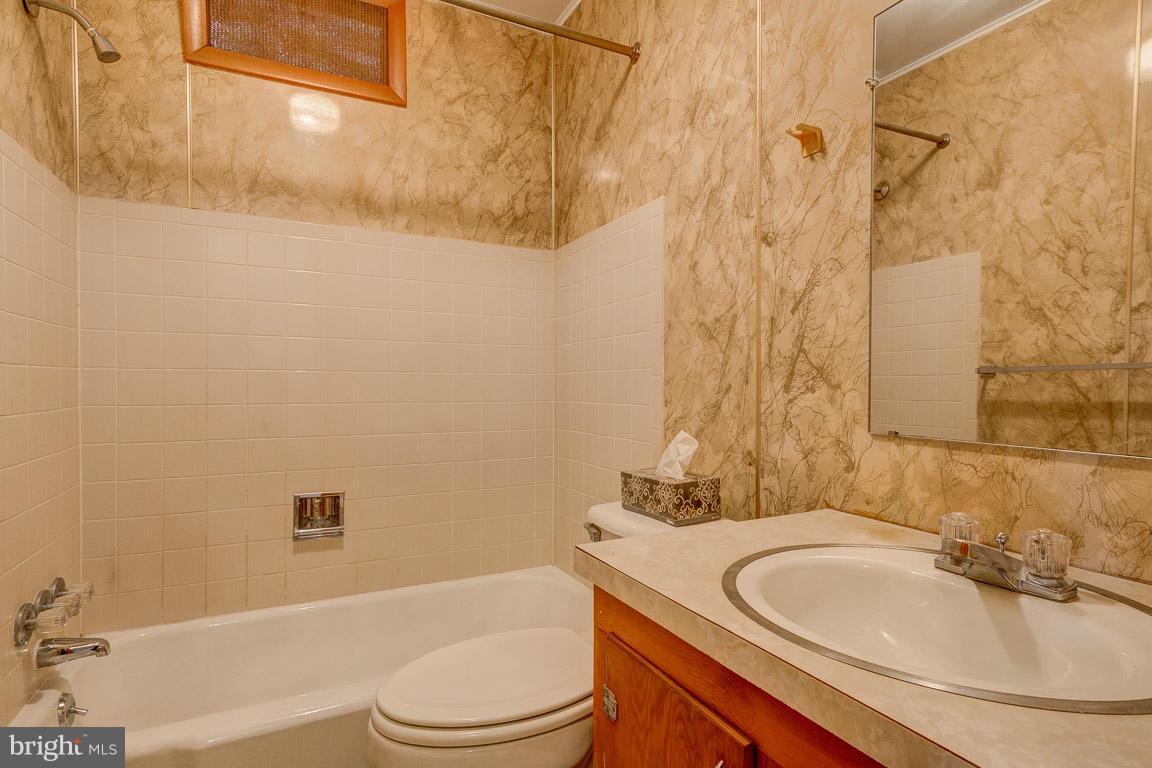 14532 Roddy Road Thurmont, MD 21788 - Photo 6 of 10 Bath