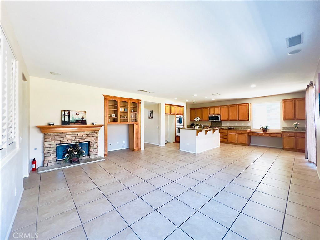 17231 Greentree Drive Riverside, CA 92503 - Photo 9 of 52 Gallery Image 9