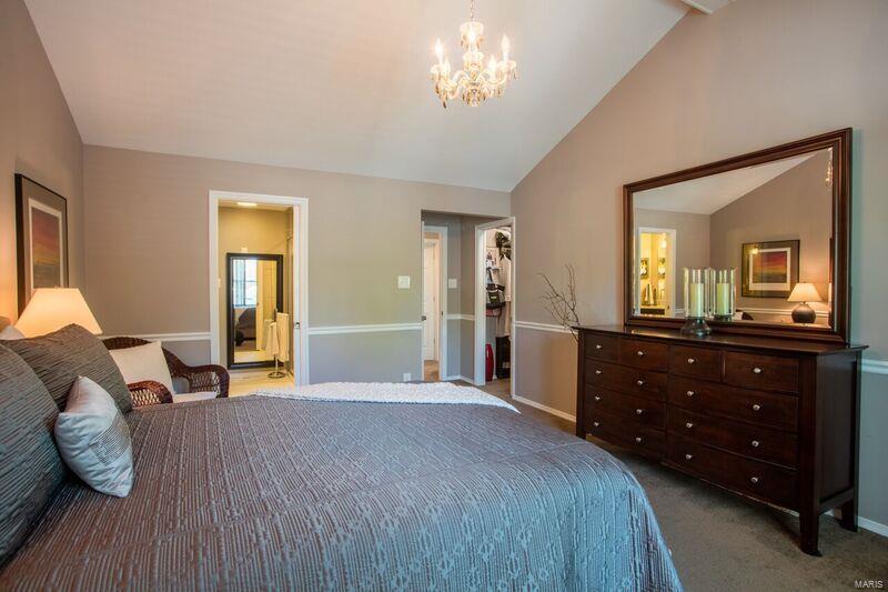 1905 Dewitt Ridge Drive Chesterfield, MO 63017 - Photo 18 of 37 Gallery Image 18