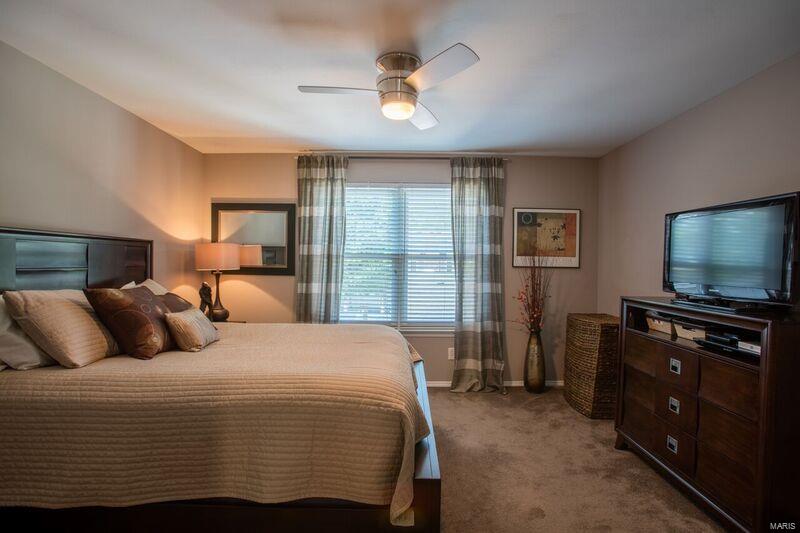 1905 Dewitt Ridge Drive Chesterfield, MO 63017 - Photo 19 of 37 Gallery Image 19