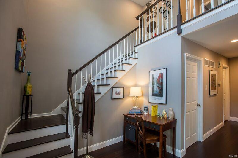 1905 Dewitt Ridge Drive Chesterfield, MO 63017 - Photo 2 of 37 Gallery Image 2