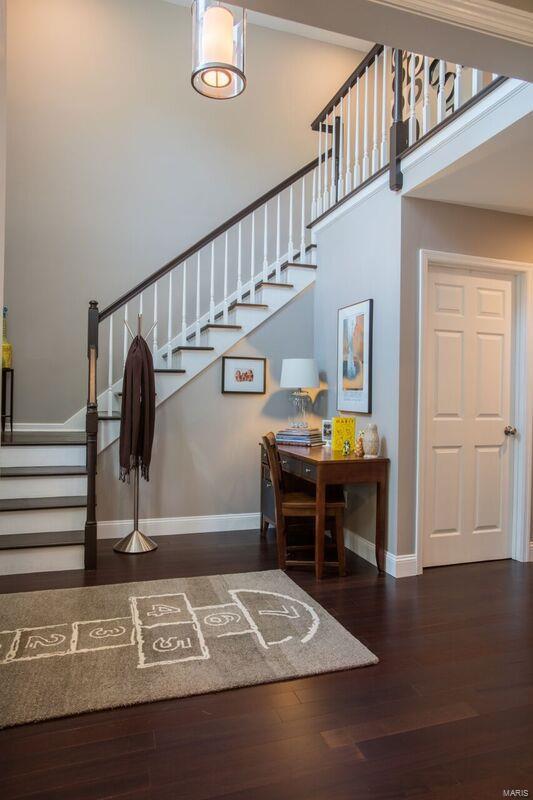 1905 Dewitt Ridge Drive Chesterfield, MO 63017 - Photo 3 of 37 Gallery Image 3