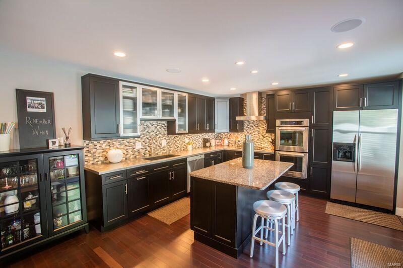 1905 Dewitt Ridge Drive Chesterfield, MO 63017 - Photo 5 of 37 Gallery Image 5