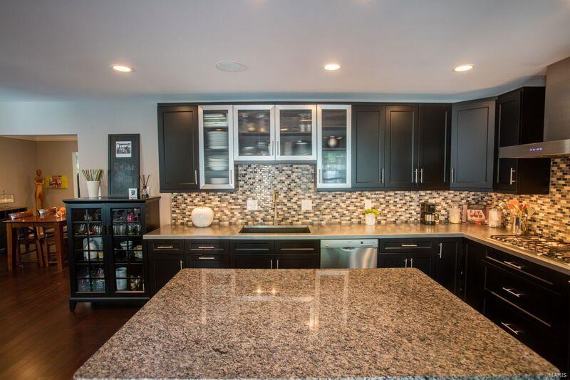 1905 Dewitt Ridge Drive Chesterfield, MO 63017 - Photo 6 of 37 Gallery Image 6