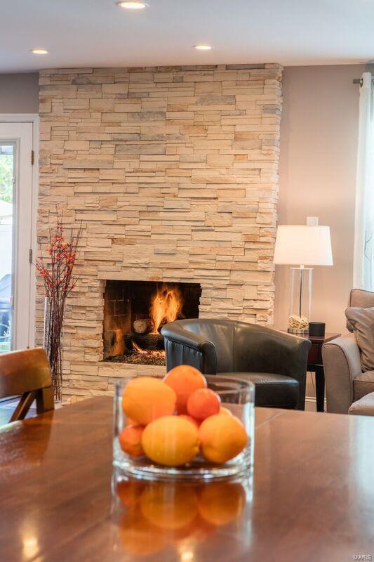 1905 Dewitt Ridge Drive Chesterfield, MO 63017 - Photo 9 of 37 Gallery Image 9
