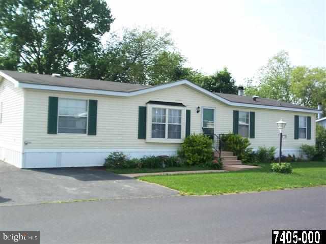 17 Bonneau Heights Road, Unit 17 Gettysburg, PA 17325 - Photo 1 of 12