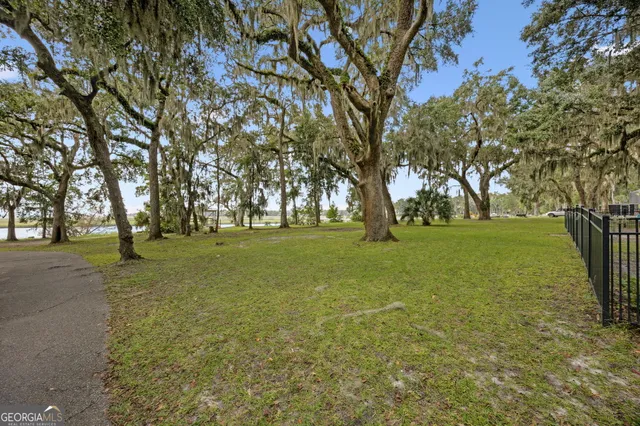 $945,000 | 628 London Hill Road West, Woodbine, GA 31569