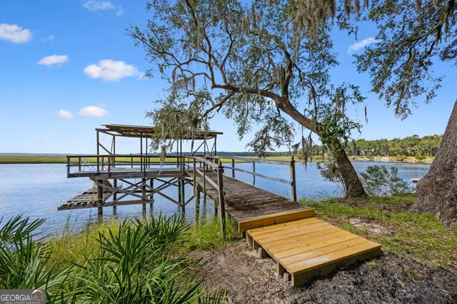 $945,000 | 628 London Hill Road West, Woodbine, GA 31569