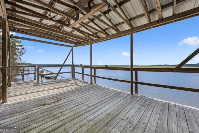 $945,000 | 628 London Hill Road West, Woodbine, GA 31569