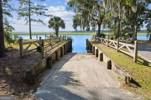 $945,000 | 628 London Hill Road West, Woodbine, GA 31569